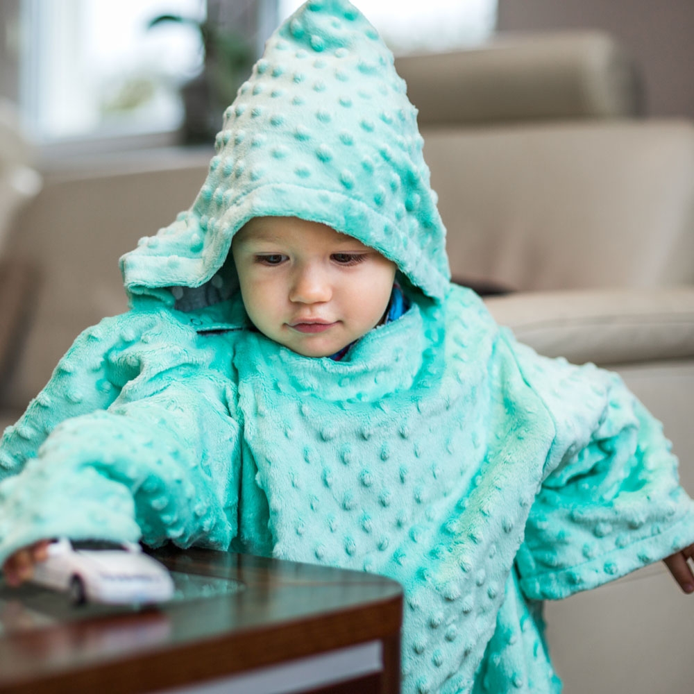 Detská deka s rukávmi JEMNÁ- tyrkysová
